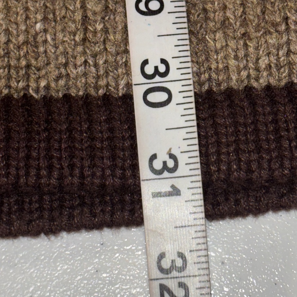 Victoria Jones Christmas Festive Cardigan with Holiday Motifs - Picture 14 of 14